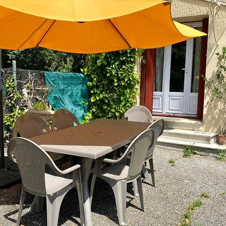 Appartement F3 de 60 m² au rez de chaussée d'une villa Vezenobres Esterno foto