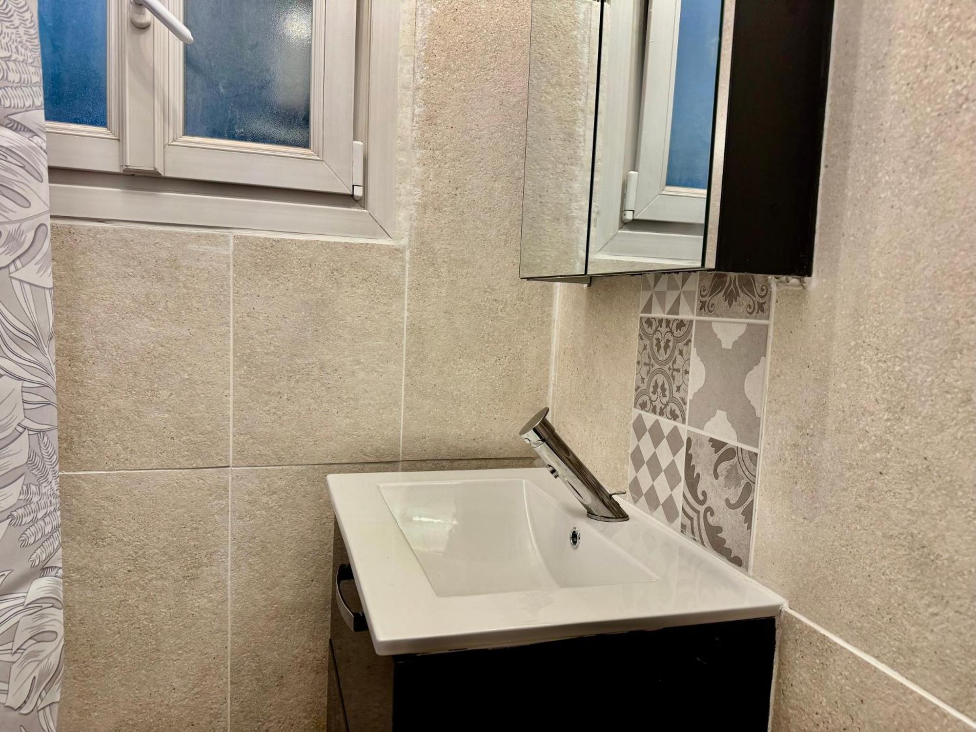 Appartement F3 de 60 m² au rez de chaussée d'une villa Vezenobres Esterno foto
