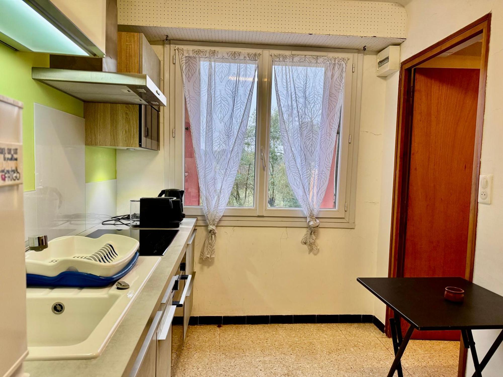 Appartement F3 de 60 m² au rez de chaussée d'une villa Vezenobres Esterno foto